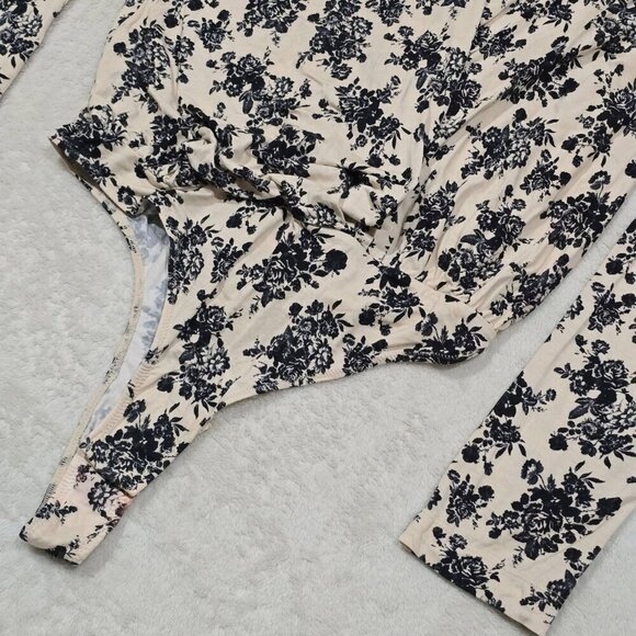 Free People ✦ Floral Print Deep V Bodysuit ✦ Long Sleeve Stretchy Size S NWT - Picture 10 of 16